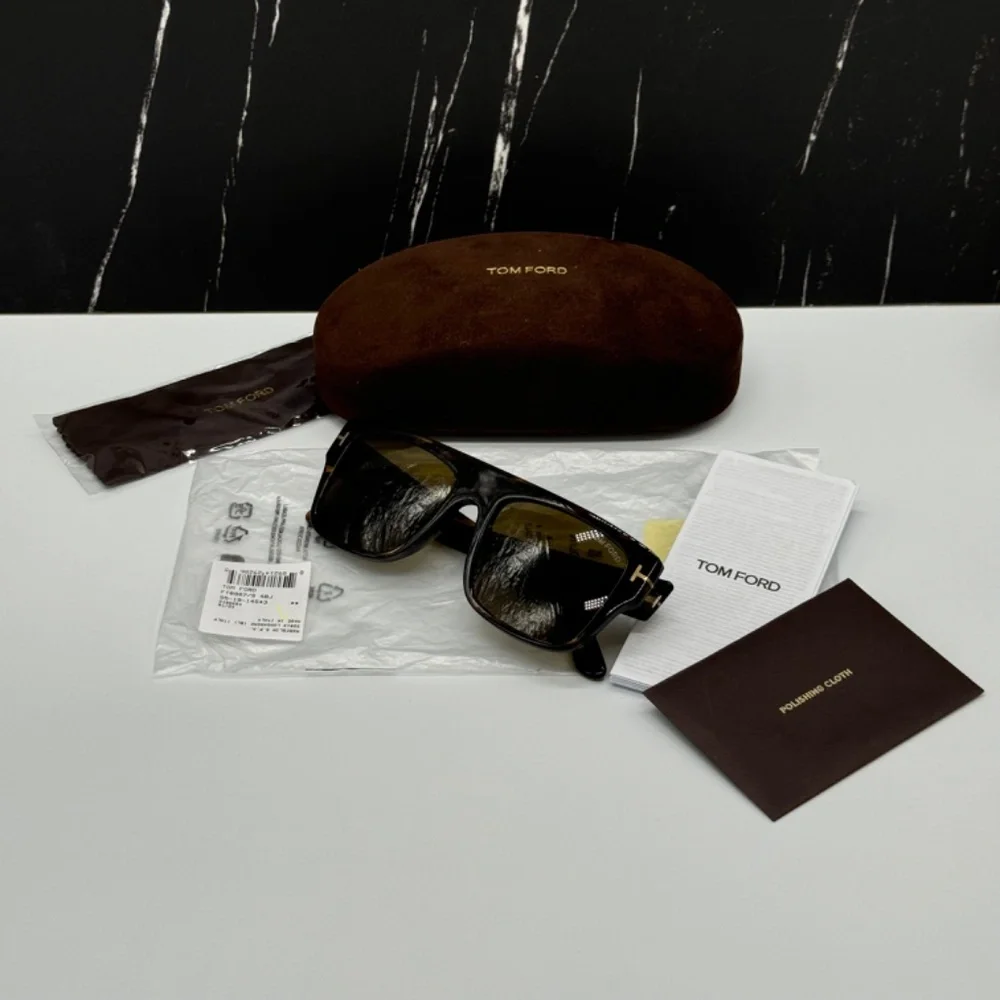 NEW TOM FORD TF907 48J UNISEX SUNGLASSES TOM FORD DUNNING-02 FT0907/S